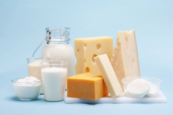 Bị trào ngược dạ dày, bạn có nên dùng các sản phẩm từ sữa?
