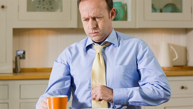 Biểu hiện ợ nóng khó tiêu sau khi ăn uống