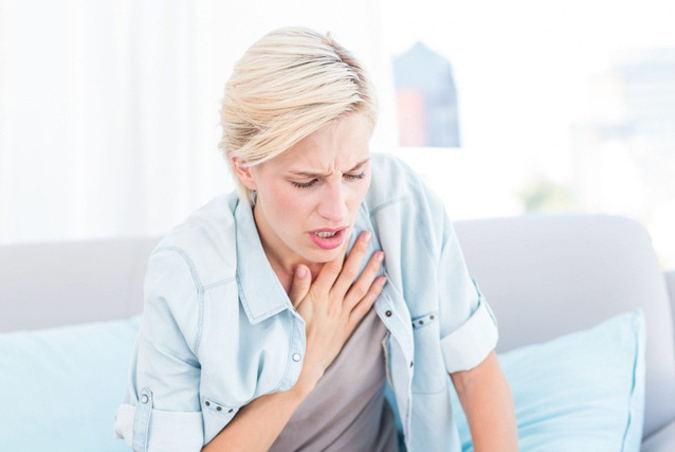 Ợ hơi khó thở báo hiệu bệnh gì ? Nguyên nhân và cách giảm nhanh