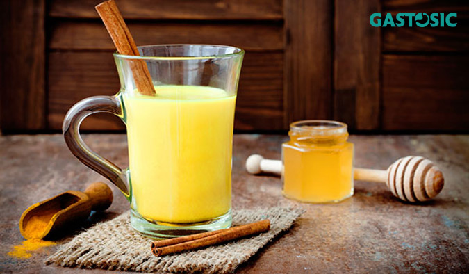 Trào ngược dạ dày nên uống gì? Nước nghệ mật ong
