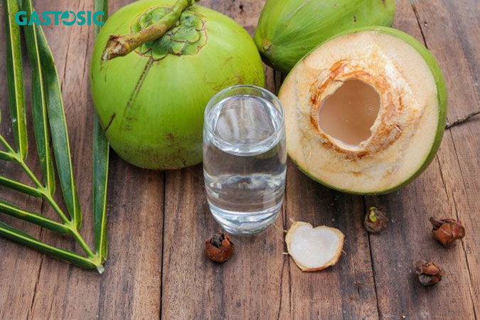Nước dừa giúp làm mát dạ dày